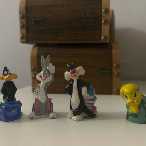 Looney Tunes figures like new, set of 4 pieces