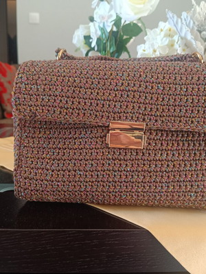 Knitted crossbody bag new with lining and removable chain, brown
