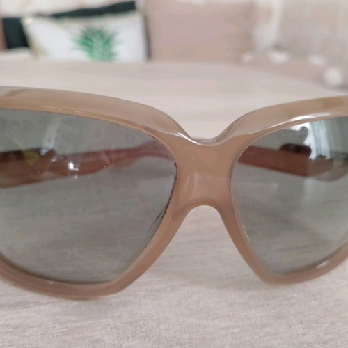 Burberry women's sunglasses like new, beige