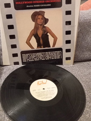 Vinyl records used, 2 Les Plus Célèbres Airs De Films by Hollywood Strings Orchestra