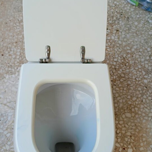 Toilet bowl used, dimensions 34×60×39 cm