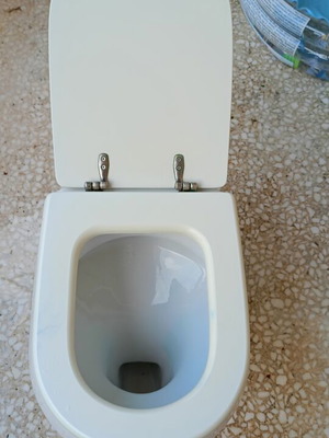 Toilet bowl used, dimensions 34×60×39 cm