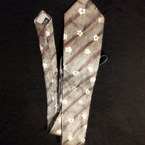 Kenzo silk tie floral design like new