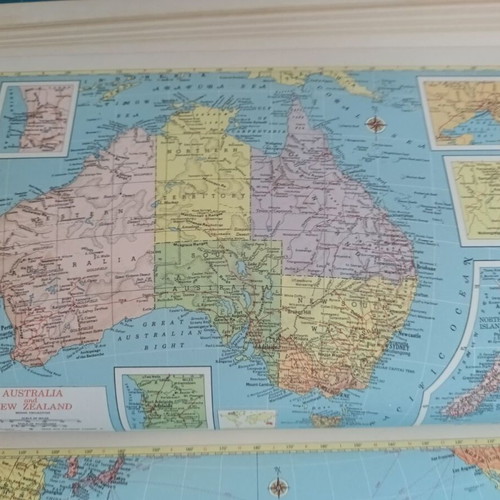 Hammond's World Atlas, 176 pages, Greek