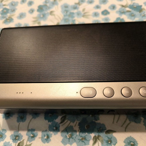 Sound Blaster Roar 2 soundbar like new