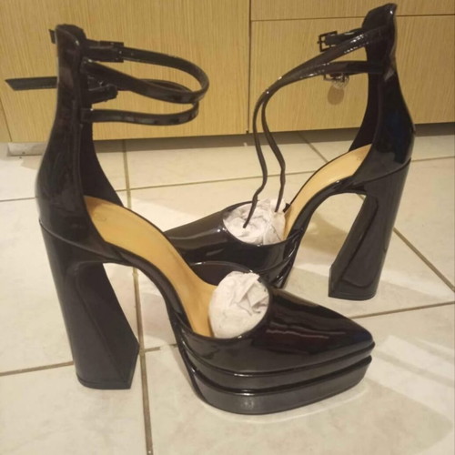 Mia black patent leather pumps size 38