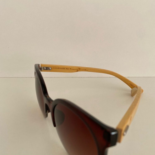 Handmade unisex sunglasses with wooden frame and polarised lenses, like new