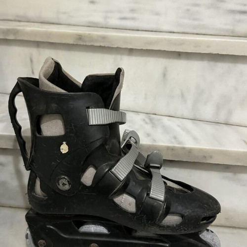 Roller skates used, 1 pair set