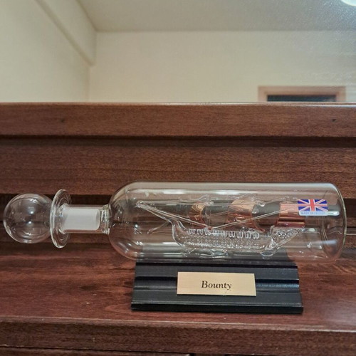Bounty ship in bottle new, authentic 1998 from England