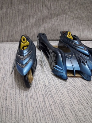 Batmobile 2 in 1 2003 used, missing wings and turbine