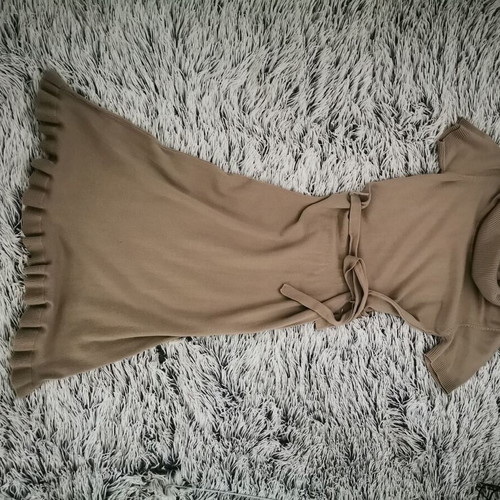 Beige dress like new with waist belt, size M/L