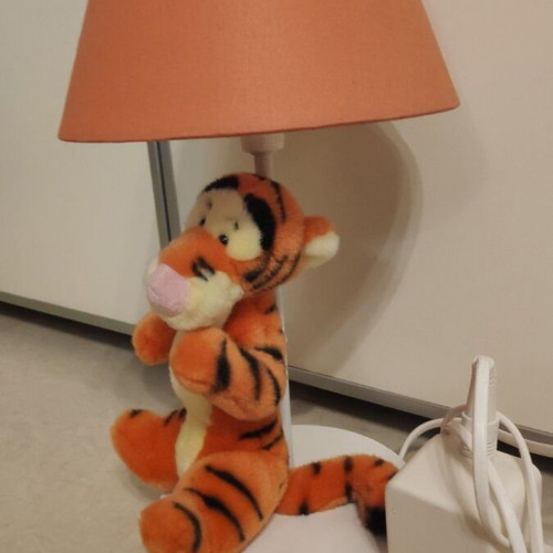 Winnie the Pooh children's table lamp like new