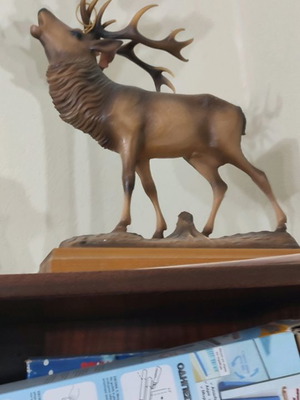 Wooden reindeer used