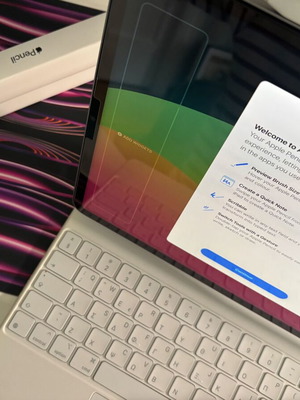 Apple iPad Pro 2022 12.9 σαν καινούργιο με Apple Pencil 2ης γενιάς και Magic Keyboard