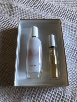 Clinique Aromatics Elixir White 50ml EDP σε συσκευασία δώρο καινούργιο