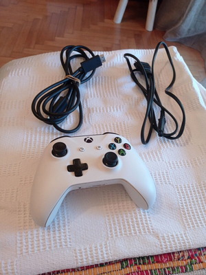 XBOX ONE WHITE ΚΑΙ ΔΏΡΟ ΈΝΑ ΠΑΙΧΝΊΔΙ TOMB RAIDER