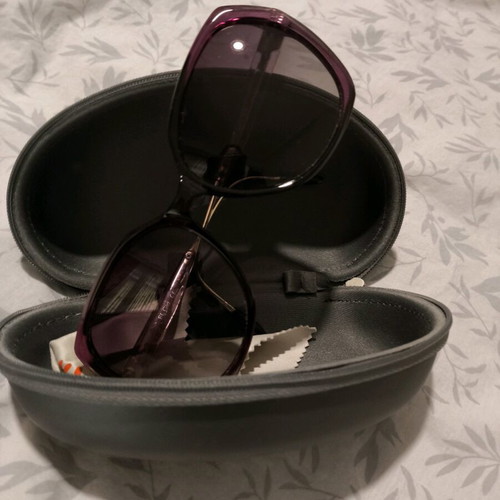 Women's sunglasses like new