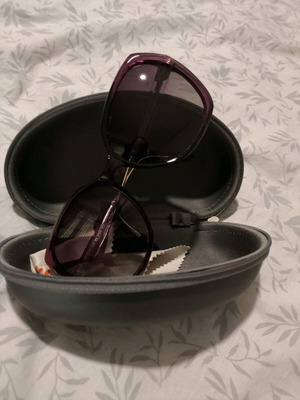 Women's sunglasses like new