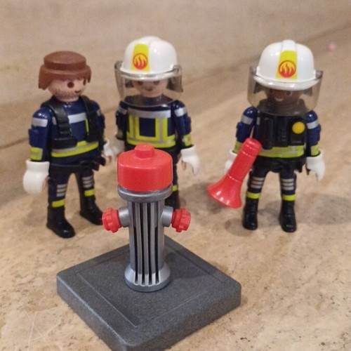 Playmobil firefighters set used, pack of 3