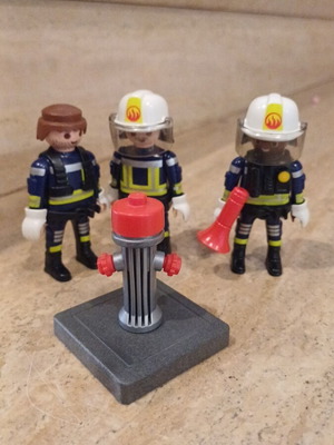 Playmobil firefighters set used, pack of 3