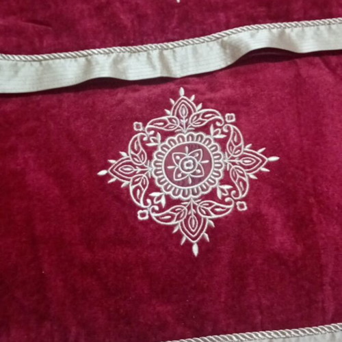 Towel set for bath like new for decoration