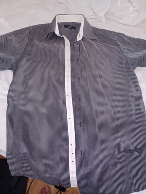 Shoot dress shirt used, black and white, sizes M and L