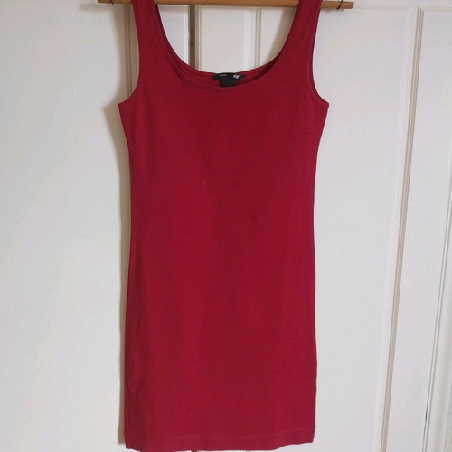 H&M dress like new, burgundy super mini and stretchy