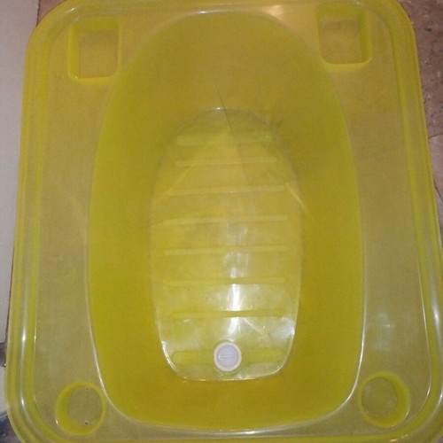 X-Treme baby bath used for home bathtub