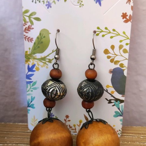 Handmade hanging earrings new with wooden beads ethnic