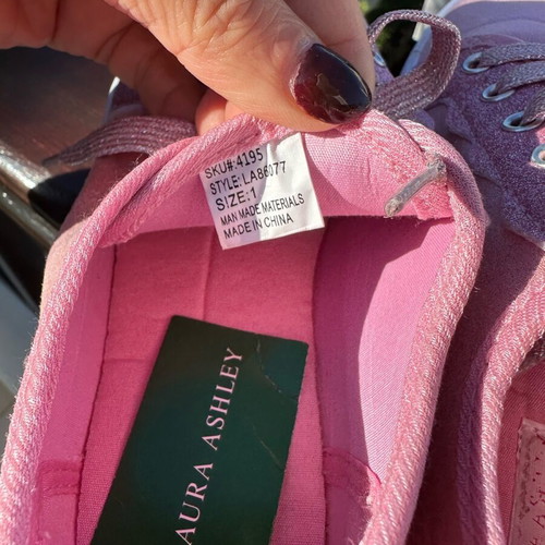 Laura Ashley girls canvas sneakers like new, size 32, pink