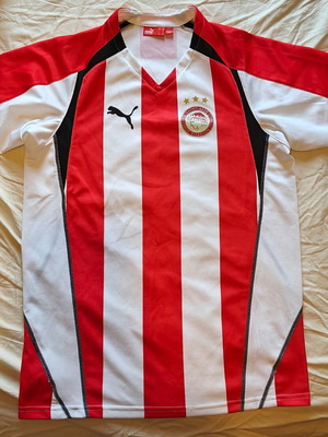 Olympiacos 2005-2006 Home Jersey like new, size Medium