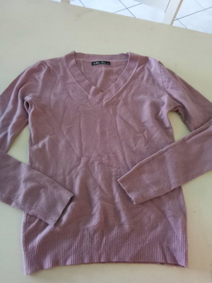 Thin wool blouse with V neck pink lilac like new, size S