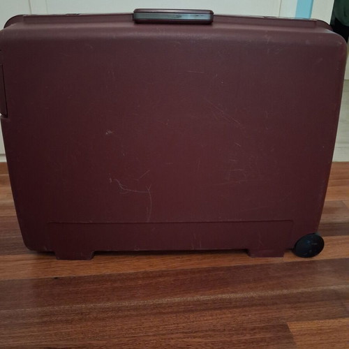 Vintage Delsey hardshell suitcase used, medium size, Delsey Club model
