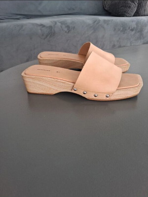 Clogs Reserved nude leather like new, size 38