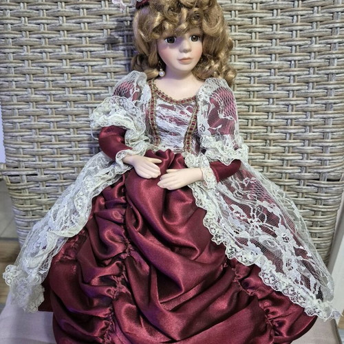 Porcelain collector doll Victoria DOLLS Mary like new