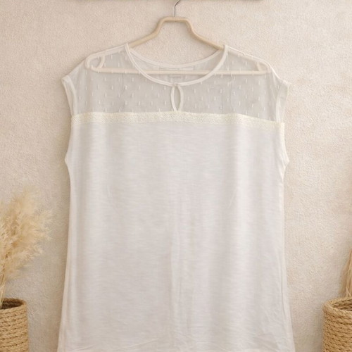 BodyFlirt white blouse size M like new, viscose and elastane