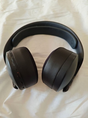 Sony Pulse 3D headphones like new with CoolGel Memory Foam earmuffs wireless