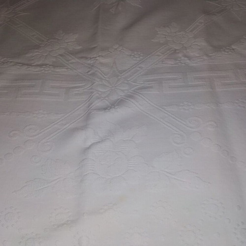 Piqué blanket like new for double bed with yellowing marks