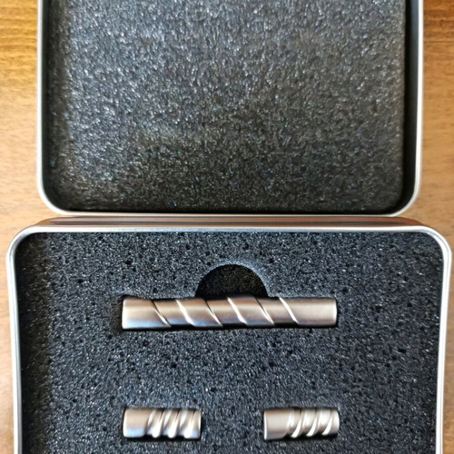 Salvanii cufflinks and tie clip set new silver