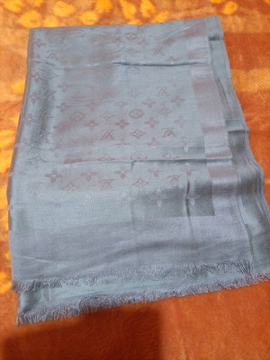 Εσάρπα Louis Vuitton 100% wool γκρι χρώμα γλυκό καινούργιο