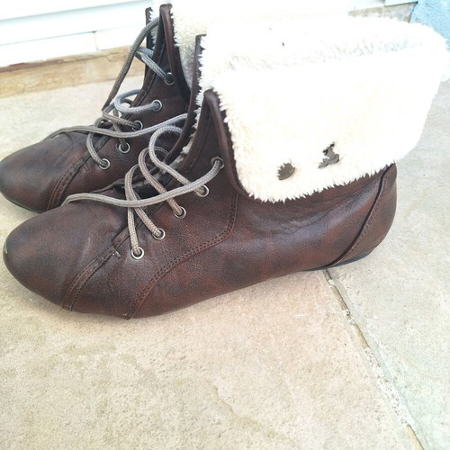 Axel brown flat ankle boots with fur size 38 like new