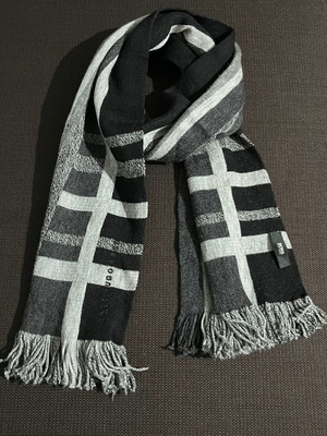 Hugo Boss scarf like new, black with gray checkered pattern