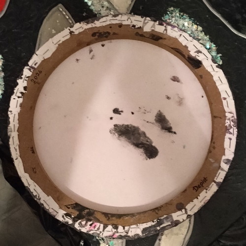 Round canvas painting, fluid art with acrylic and gold leaf