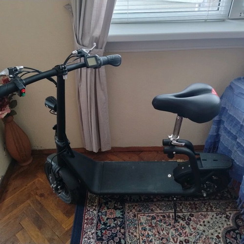 Electric scooter with seat like new