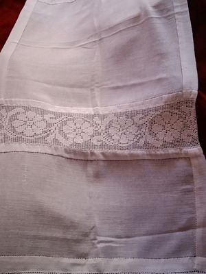 Ράνερ καινούργιο με χειροποίητες δαντέλες σε λινό