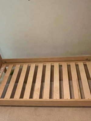 Mamas and Papas cot/bed set like new, wooden