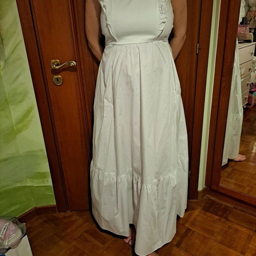 White summer dress like new with open back