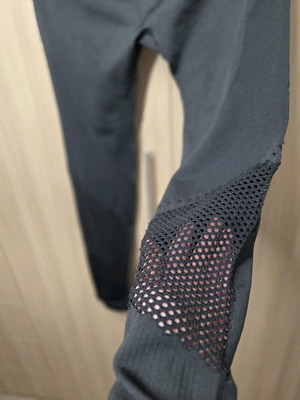 Adidas leggings σαν καινούργιο, με διαφάνειες, μαύρο μέγεθος M