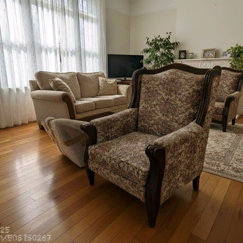 Vintage living room set with 4-seat sofa and 2 armchairs like new