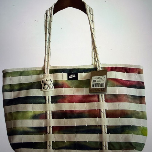 Nike Artist Collection shoulder bag new, colorful design